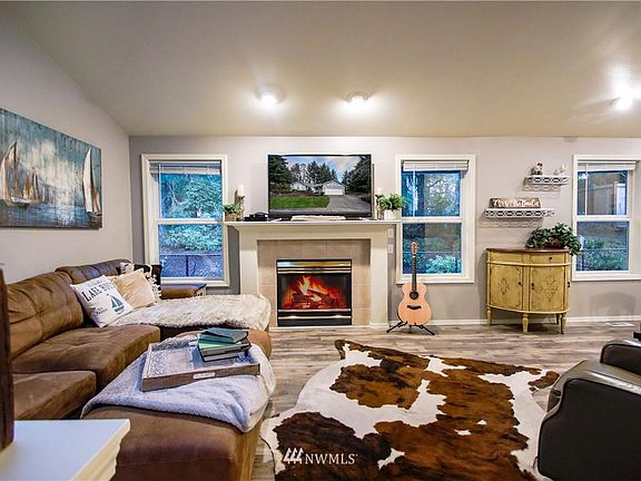 5th image of 4804 148th St NW