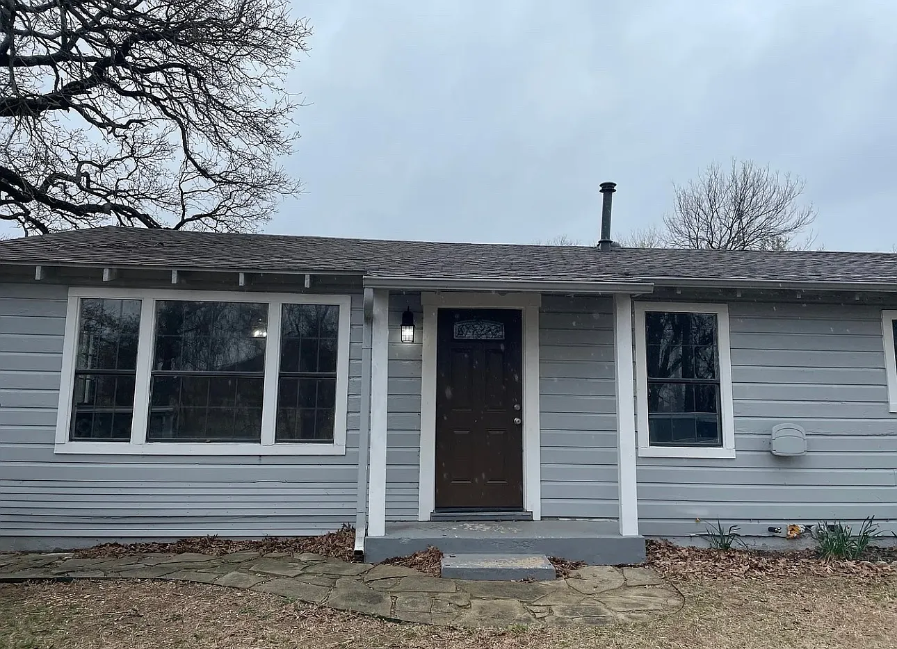3 bed, 1000 sqft, $2,050 — Photo 1