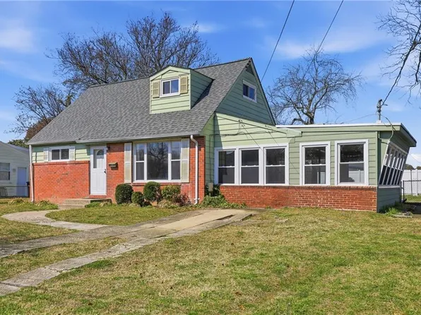 4928 Clover St, Virginia Beach, VA 23462