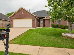 211 W Necessary Dr, Rogers, AR 72758