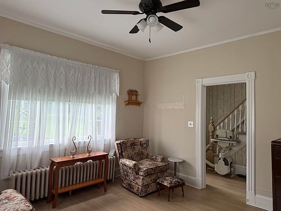 5th image of 119 River St