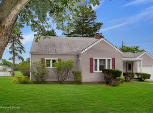 73 Cherry Ave, West Sayville, NY 11796