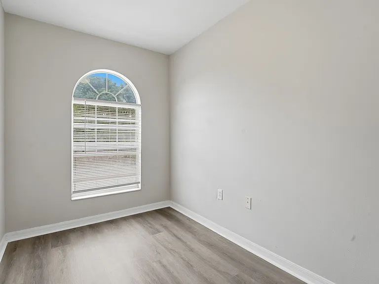 963 E Main St — Photo 23