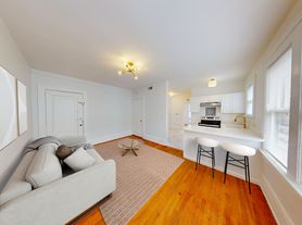 2331 Riverside Ave