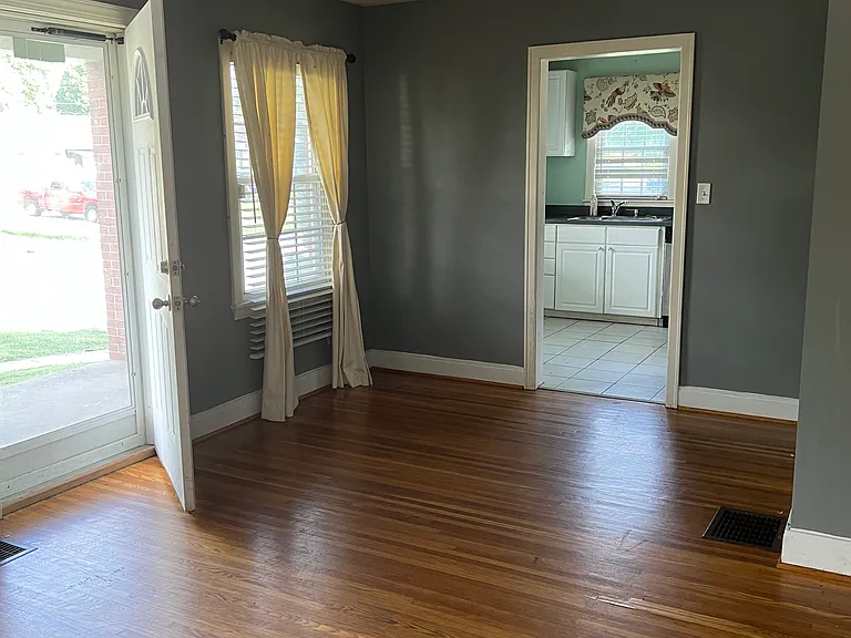 2442 Sherry Rd — Photo 2