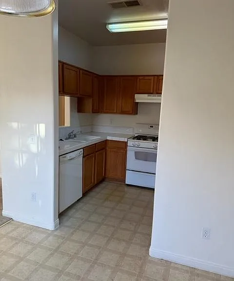 513 Yellow Meadow Ct #A — Photo 5