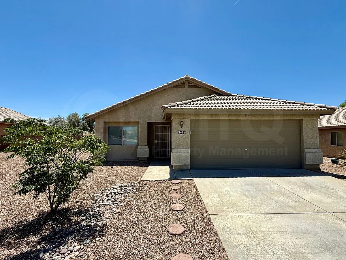 3 bed, 2.0 bath, 1495 sqft, $1,899 — Photo 1