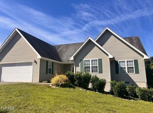 749 Harvest Meadows Dr, Kodak, TN 37764