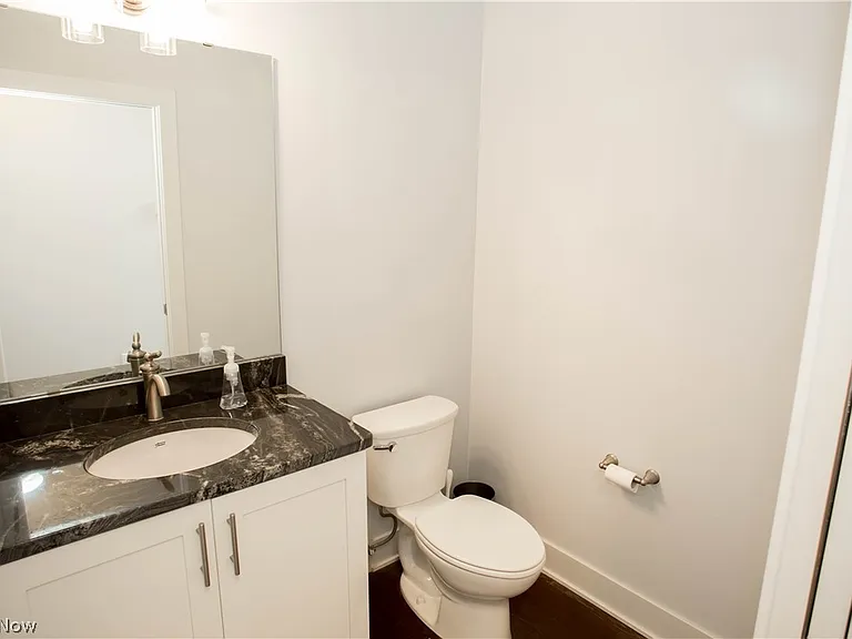 216 Ashbourne Dr — Photo 11
