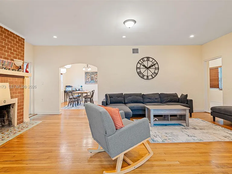46 Montilla Ave #46 — Photo 9