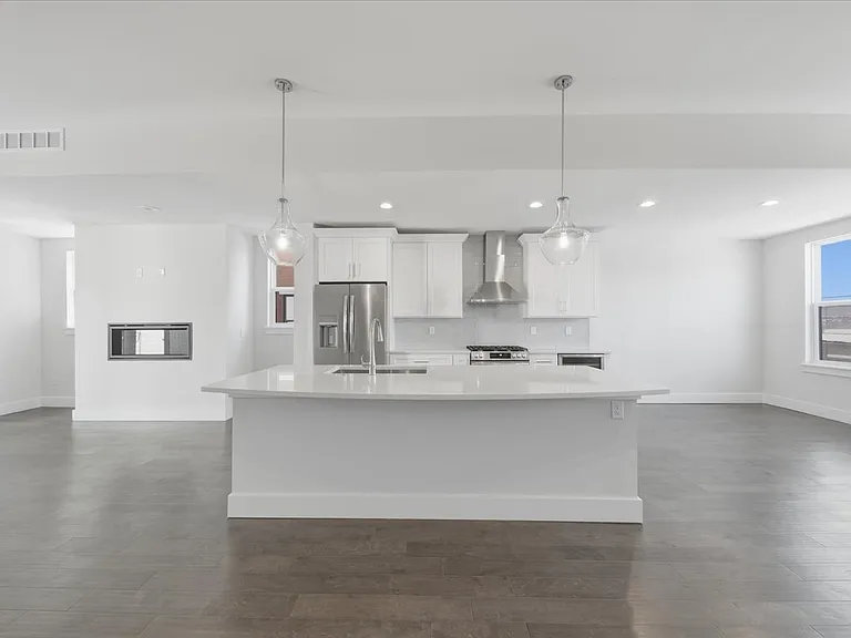 3912 Edwards Rd — Photo 17