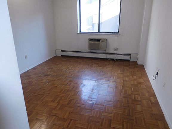 3rd image of 137-02 Northern Blvd #4J