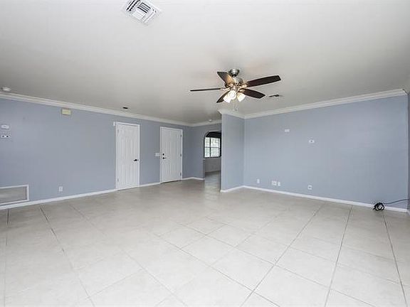 5th image of 902 Poinsettia Ave