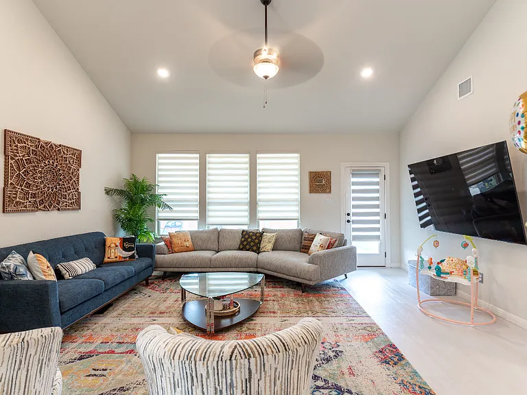 391 Purple Heart Dr — Photo 8