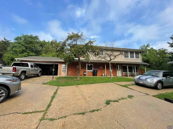 2107 SE Carnahan Ave, Topeka, KS 66605