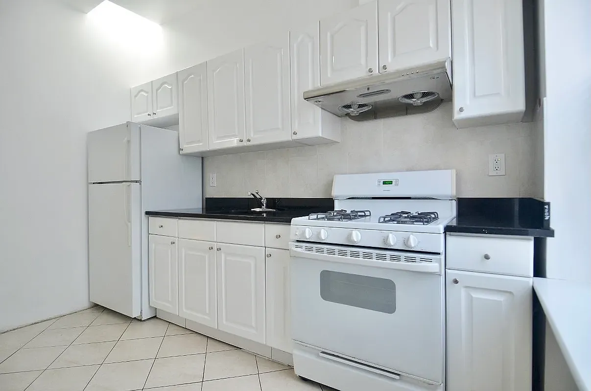 11-51 44th Drive — Photo 4