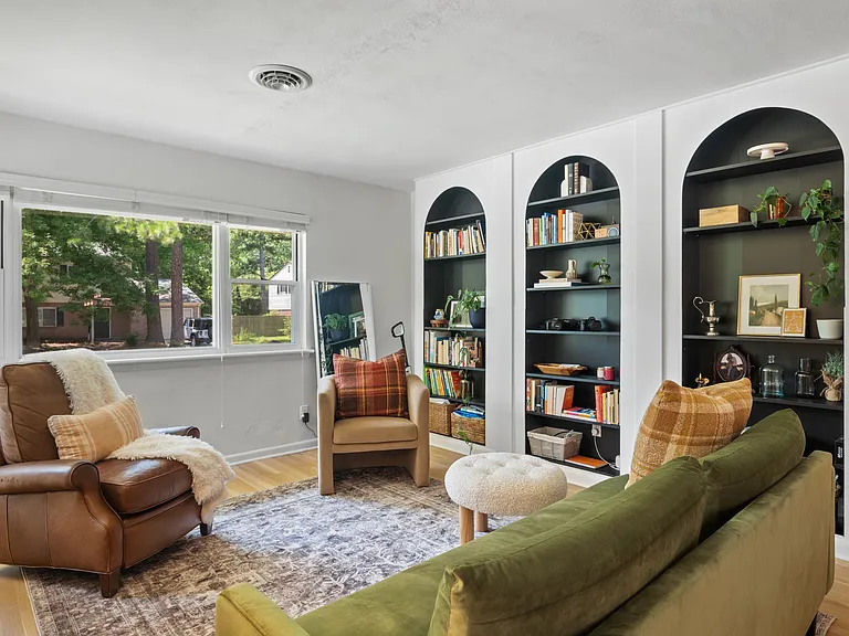 504 Kirkwood Ln — Photo 15