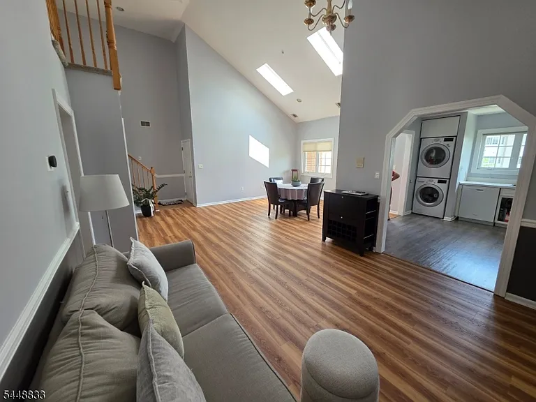 105 Roseland Ave #1104 — Photo 1
