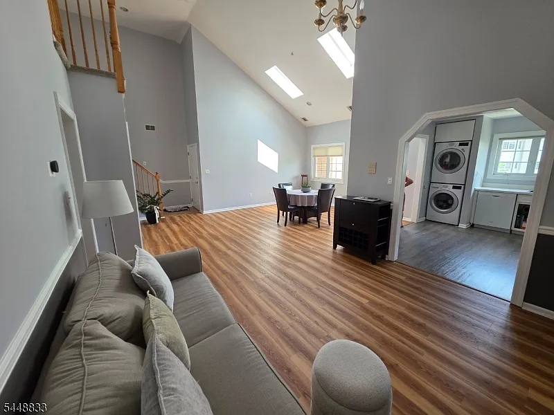 105 Roseland Ave #1104