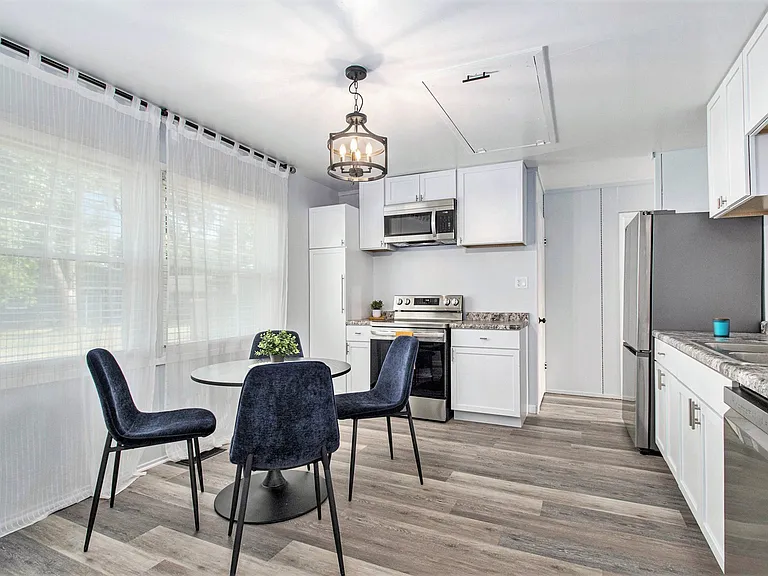 1160 Helmen Dr — Photo 8