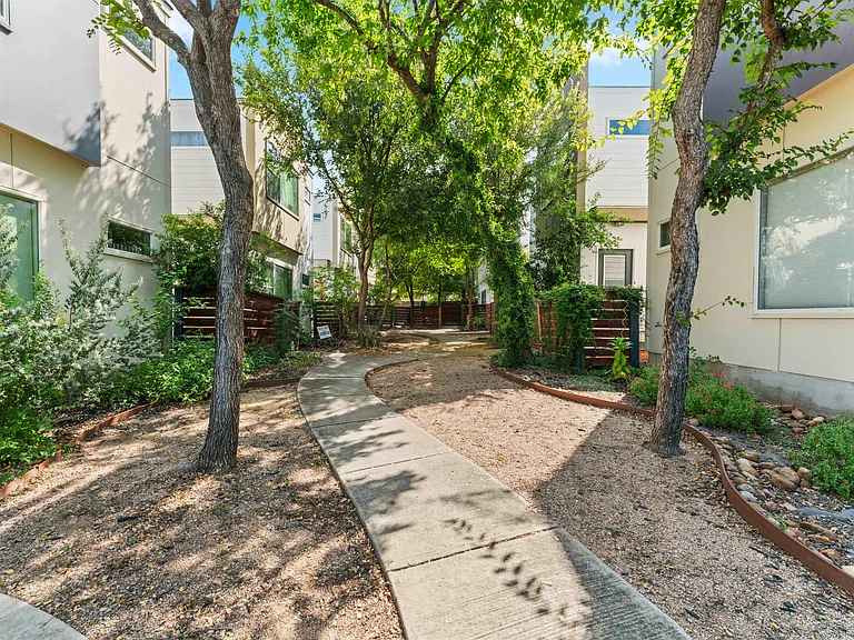 N Cherry St — Photo 1