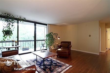 3rd image of 1110 Grove St APT 3D