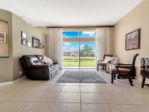 3rd image of 5282 Oakmont Village Cir