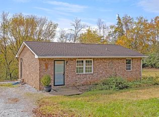 425 Davis Rd, Strawberry Plains, TN 37871