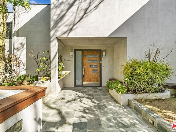 4th image of 15263 Mulholland Dr