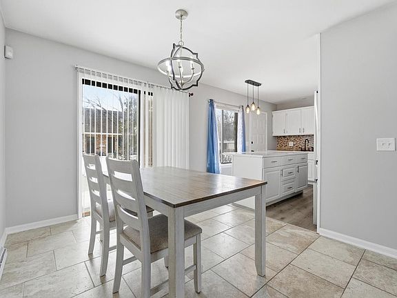 5th image of 6113 West Calumet ROAD