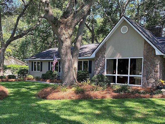 2nd image of 2318 Oakwood Dr