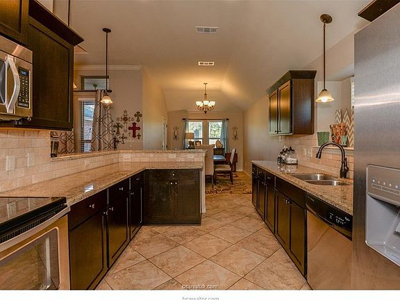 3rd image of 4109 Muncaster Ln