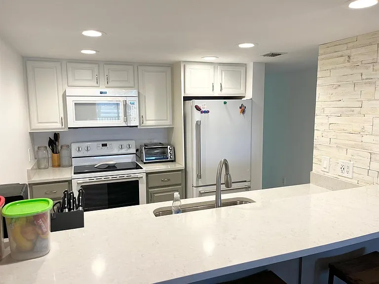 40 NE Plantation Rd #208 — Photo 23