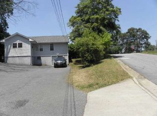 1596 Sams St SE, Marietta, GA 30060