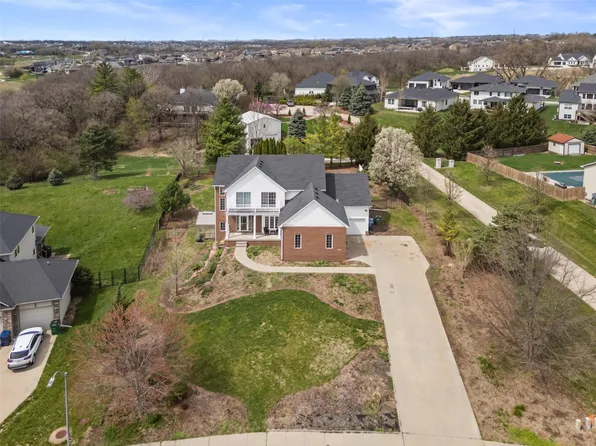 4714 148th St, Urbandale, IA 50323