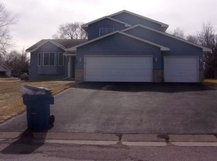 560 Kennedy St, Anoka, MN 55303