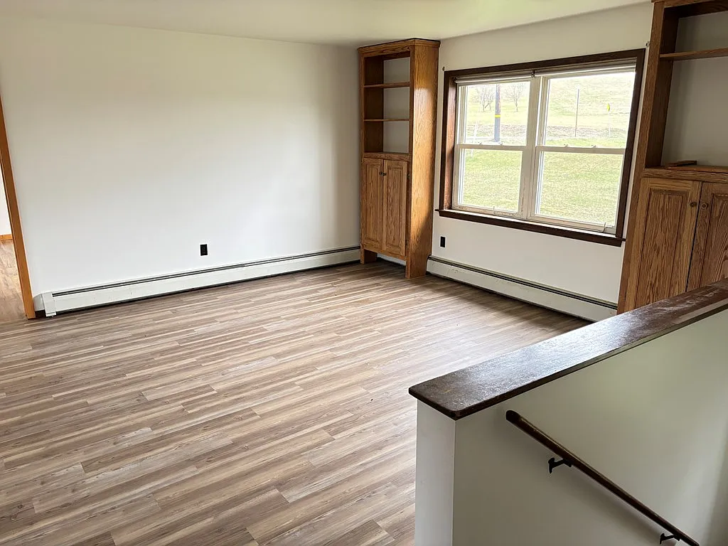 4 bed, 2.0 bath, 1512 sqft, $1,200 — Photo 4