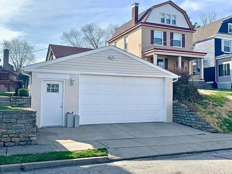 2518 Shanmoor Ave — Photo 18