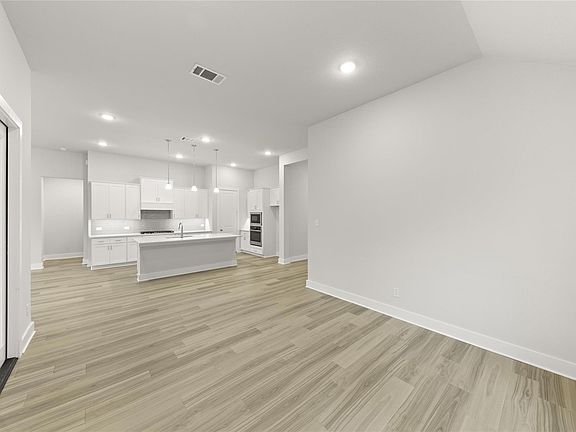 2nd image of 653 Begonia Way