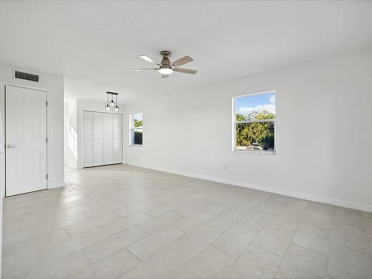 16200 Dublin Cir #1-3-3 — Photo 5