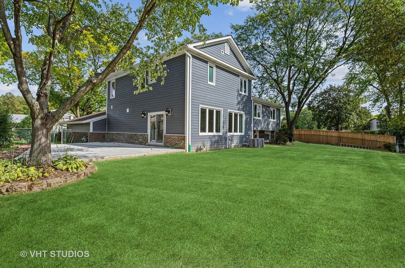 4 bed, 3850 sqft, $6,950 — Photo 3