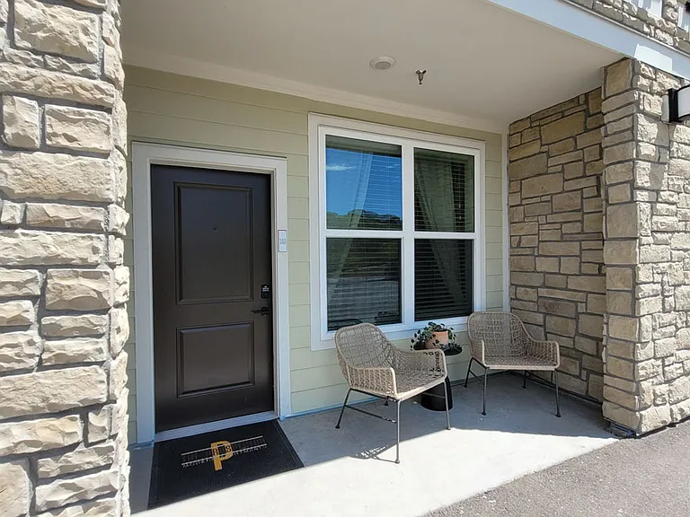The Prospector Apartments — Photo 20