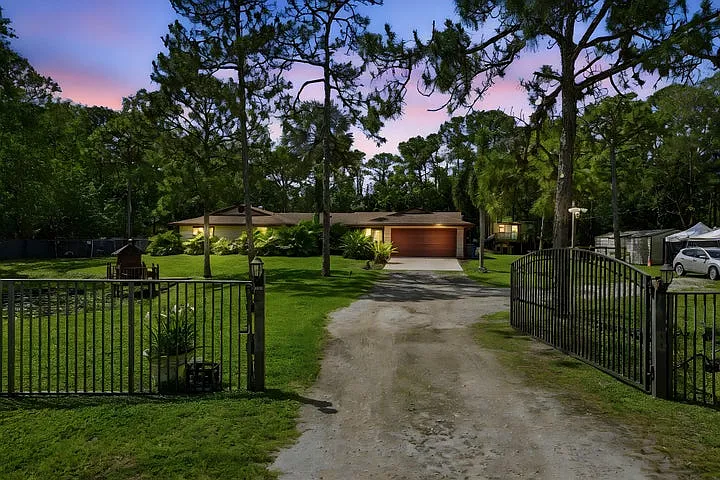 6 bed, 2434 sqft, $6,000 — Photo 2