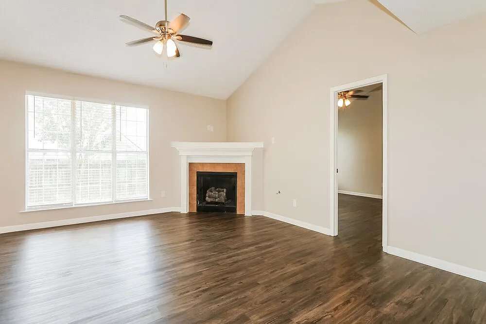 3 bed, 2.0 bath, 1554 sqft, $1,765 — Photo 4