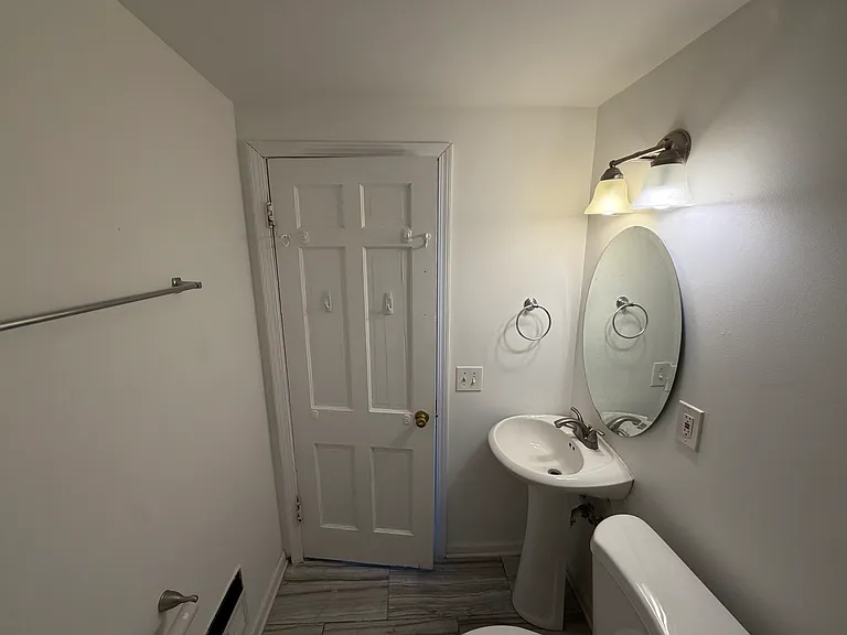 104-106 N Blair St #104 — Photo 4