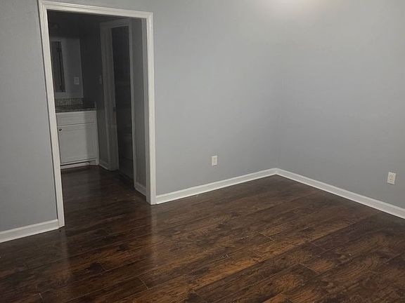 4th image of 786 Burbridge St #D