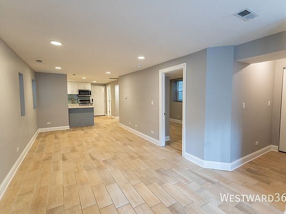 2nd image of 1924 N Honore St APT 1G