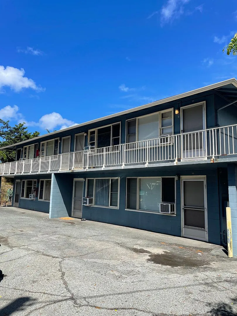 Mo'ili'ili/University - Varsity Circle - Studio, 1 bath, 1 parking - $1,250 — Photo 2