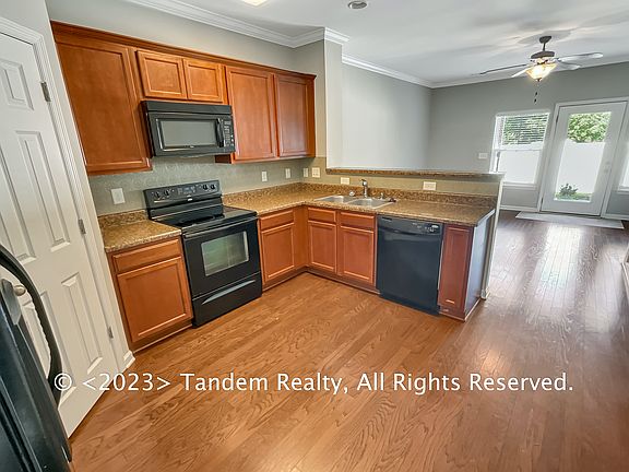 2023 Hemlock Dr (5)_09102023