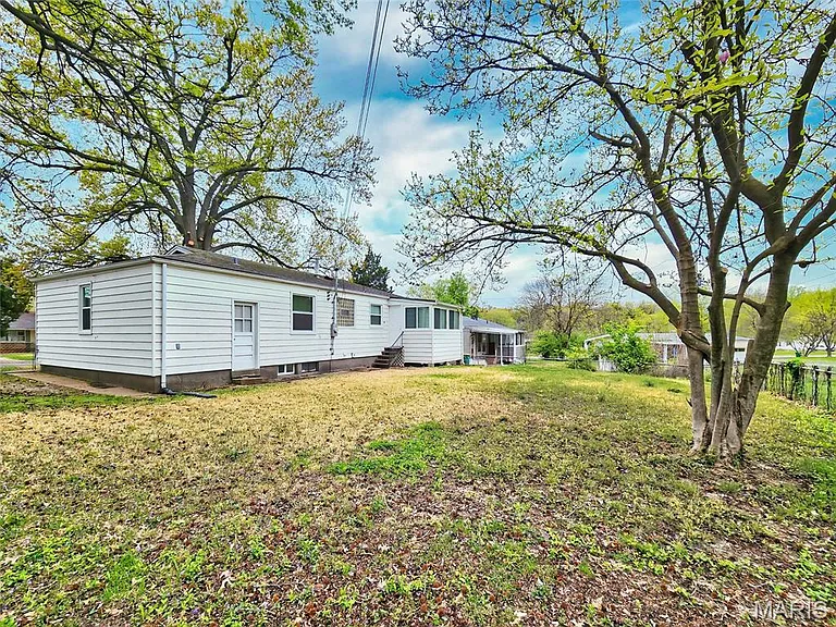 637 Karess Dr — Photo 20